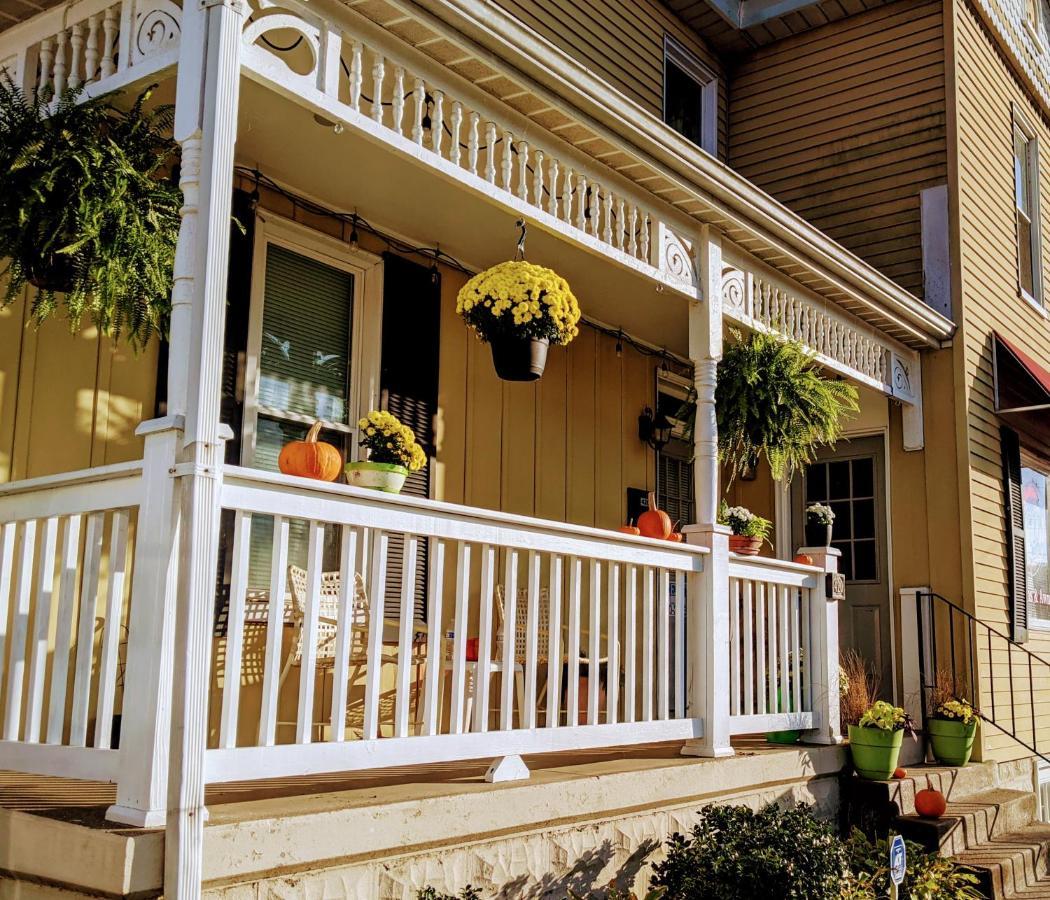 The Estate Loft In Downtown Milford Apartamento Exterior foto